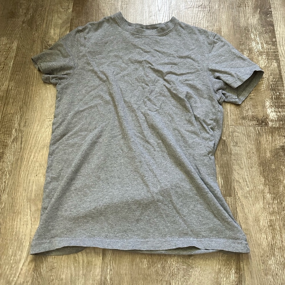 American Eagle shirt